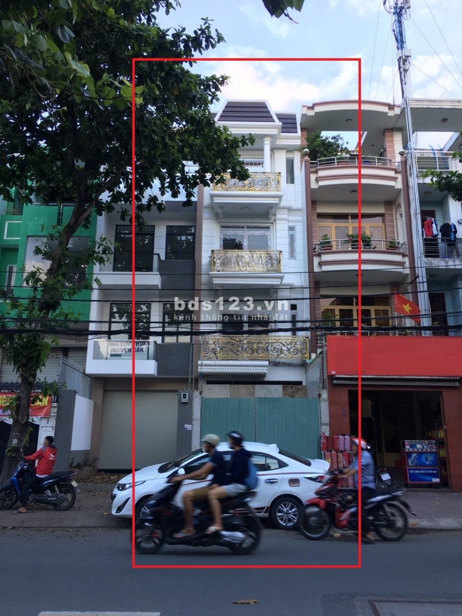 Nguyễn Cửu Vân MT giáp ranh Q1 ++ trống suốt