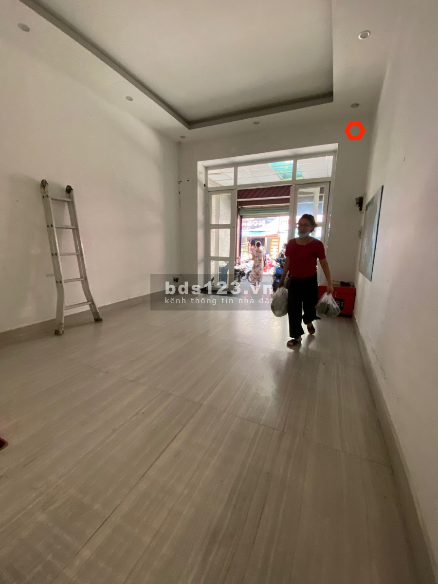 MT Vũ Huy Tấn, 4x18m trệt 3 lầu, 5P 5WC, nhà mới full nội thất máy lạnh