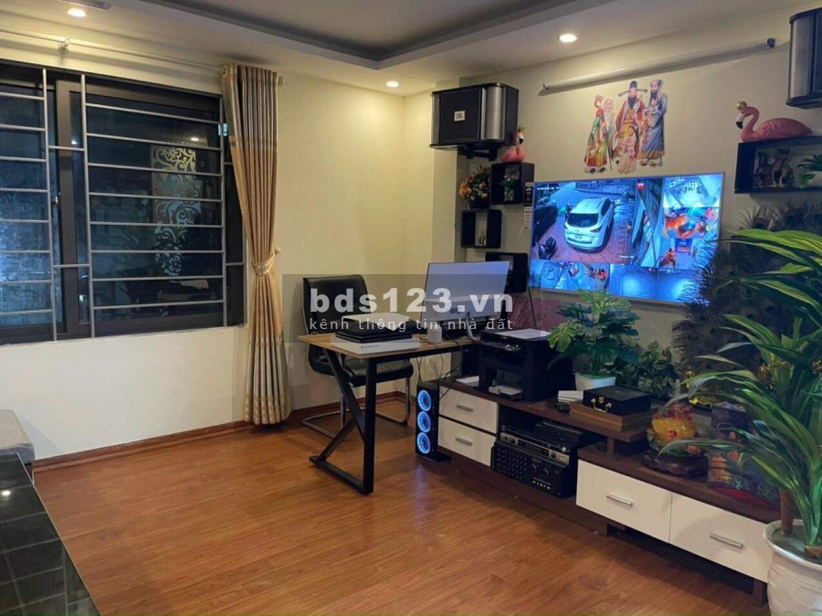 Cần bán nhà Hà Đông 5 tầng 30m2 mặt tiền 5m giá chỉ 2,3 tỷ.