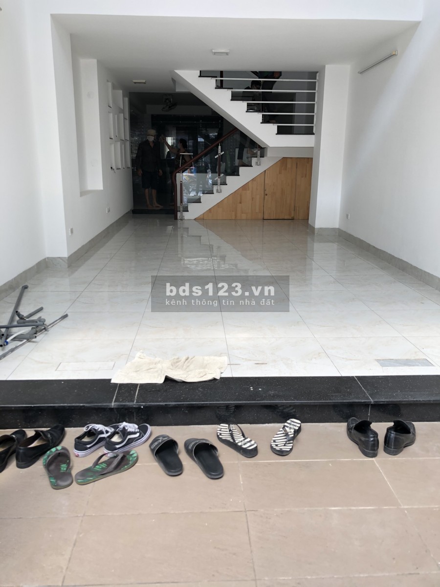 Cho Thuê Nhà mặt tiền Nguyễn Ngọc Phương: Trệt Lửng 3 Lầu: DTSD 350m2: cho đầu tư CH, Homestay