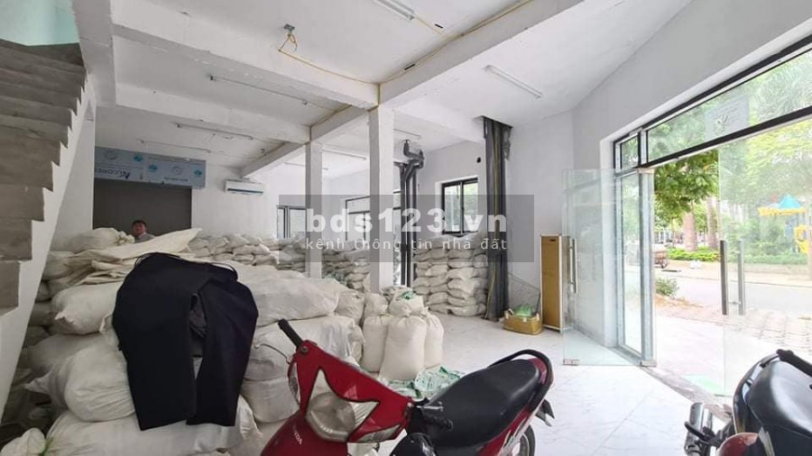 BÁN NHÀ NGAY GẦN MẶT DƯỜNG VĂN KHÊ 147m2 4 TẦNG 28M MẶT TIỀN GIÁ CHỈ CÓ 18,5 TỶ