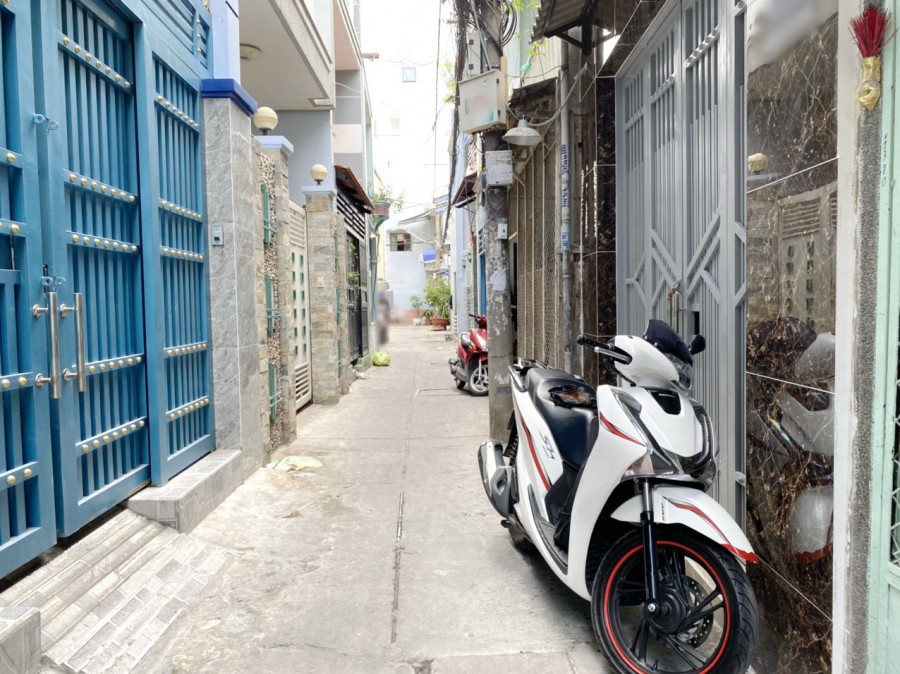 Nhà mới, đẹp, 3 tầng, hẻm Đặng Chất thông Dạ Nam P3 Q8