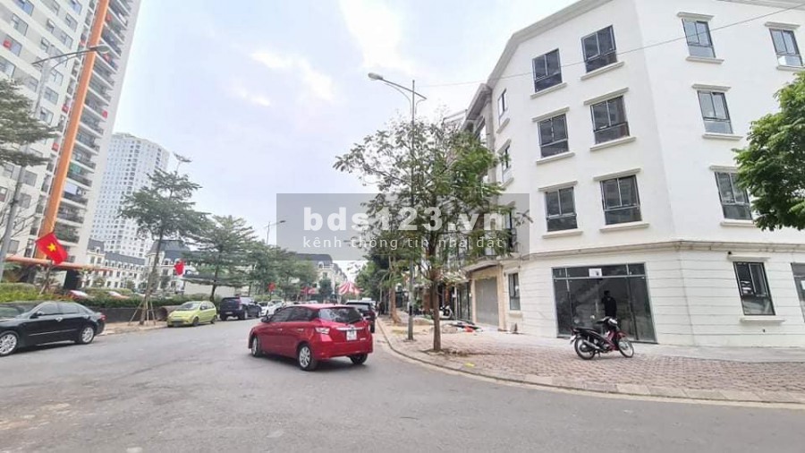 BÁN NHÀ NGAY GẦN MẶT DƯỜNG VĂN KHÊ 147m2 4 TẦNG 28M MẶT TIỀN GIÁ CHỈ CÓ 18,5 TỶ