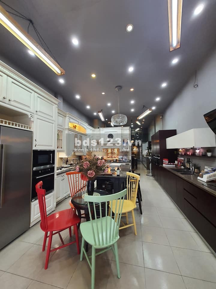 Mình cần bán nhà mặt phố Nguyễn Lương Bằng 100m2, mt 5m, giá 22.5 tỷ, làm việc chính chủ