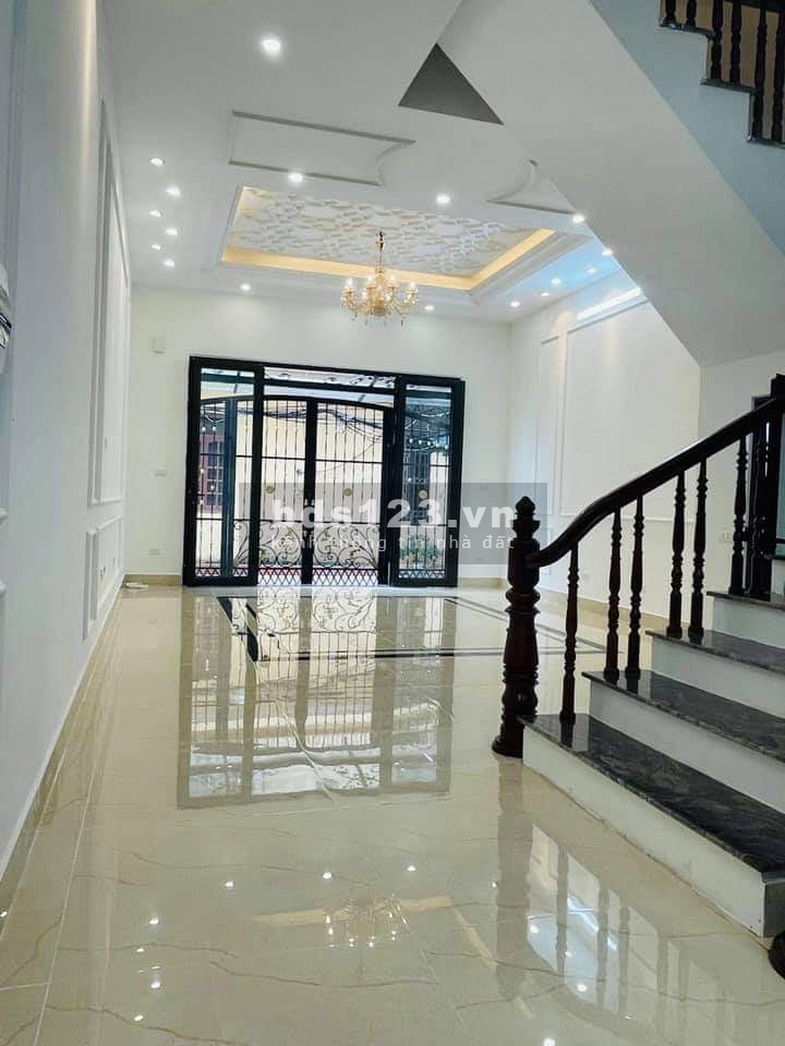 Bán GẤP nhà ngõ 68 Ngọc Thụy - LONG BIÊN DT, 42m2 ,5T ,Mt4.2m,