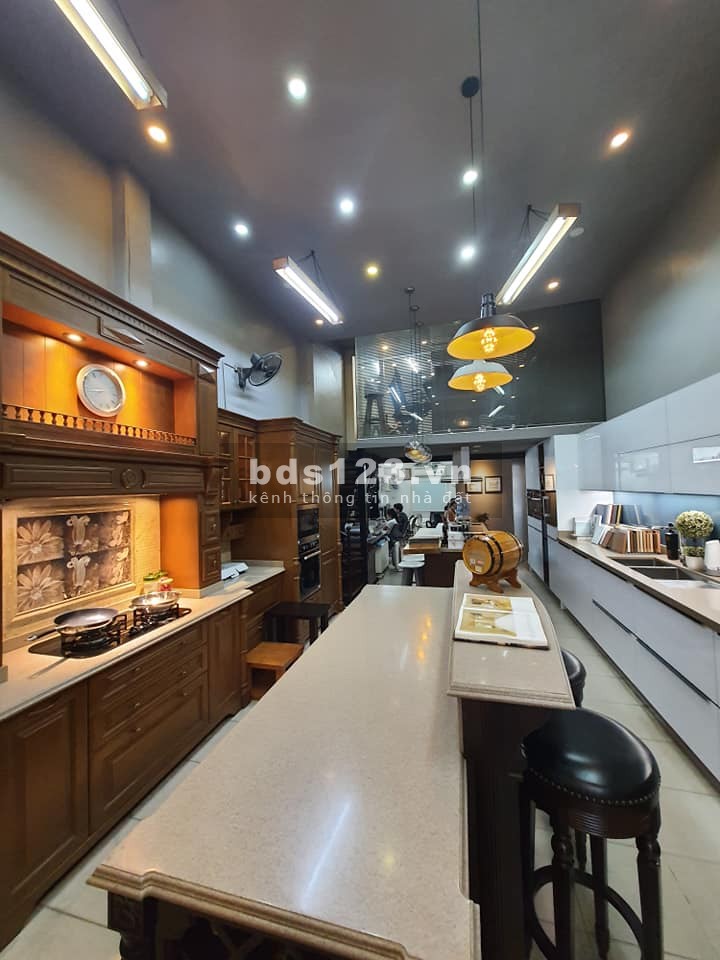 Mình cần bán nhà mặt phố Nguyễn Lương Bằng 100m2, mt 5m, giá 22.5 tỷ, làm việc chính chủ
