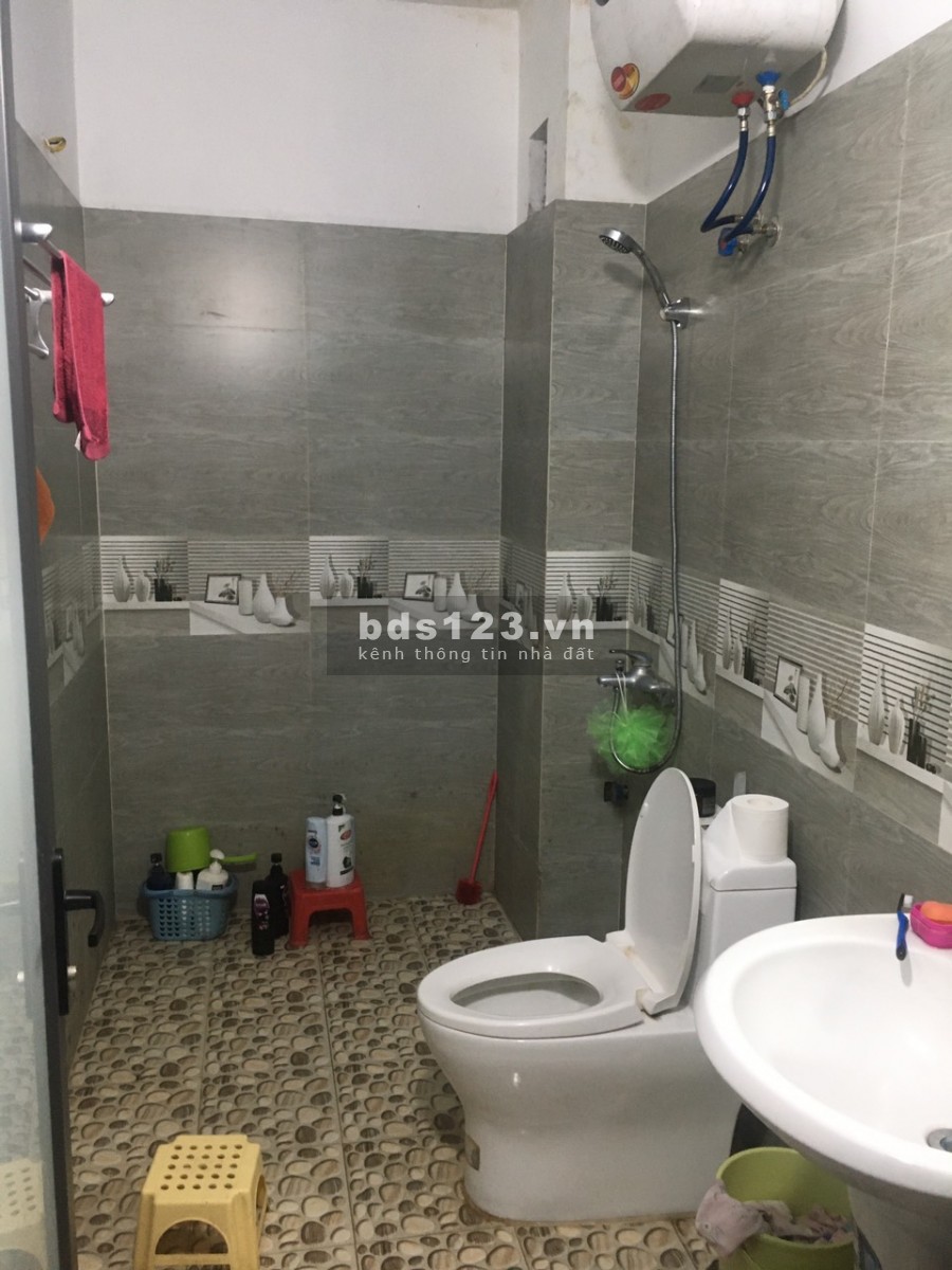 Chỉ 2.35 tỷ, có nhà xinh xẻo 4 tầng, ô tô vào tận nhà, Phố Ngọc Thụy- Long Biên- Hà Nội