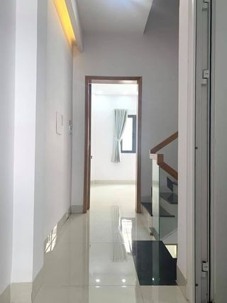 Bán gấp nhà Nguyễn Văn Quá, ĐHT Q12, xe tải tránh 81m2 giá 5.5 tỷ.