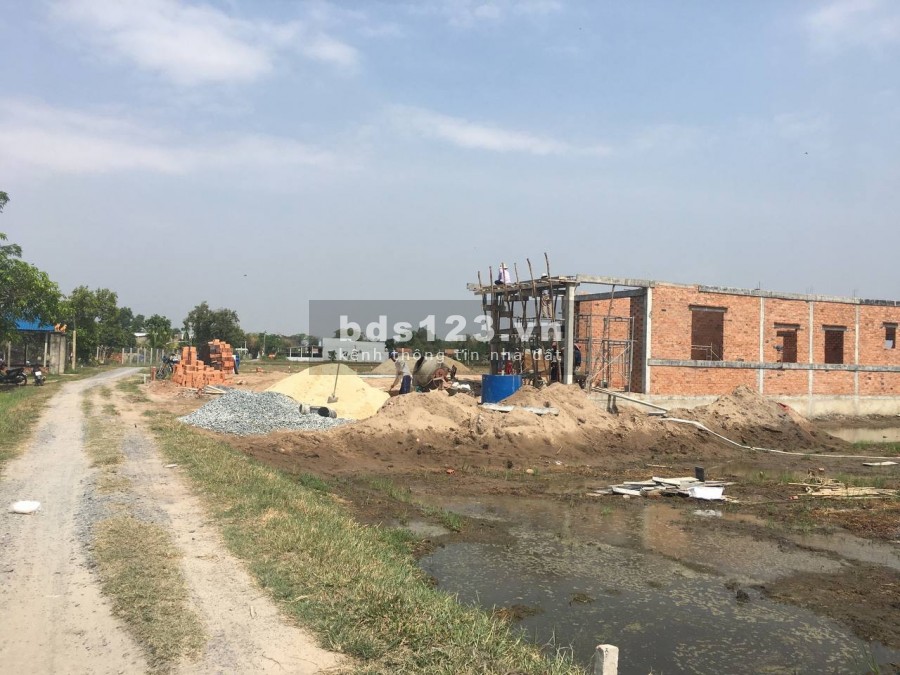 Chủ bán gấp 200m2 Ấp 2 Hữu Thạnh giá 600 triệu, SHR