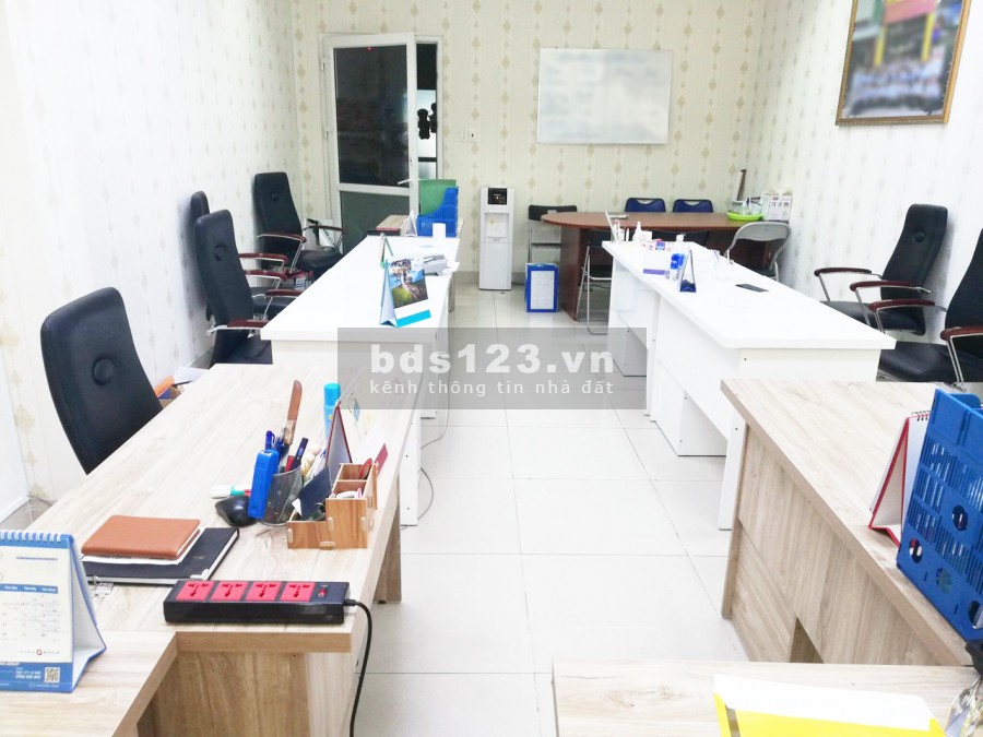 Văn phòng cho thuê Q4 giá rẻ, nguyên sàn 96m2 chỉ 16 triệu