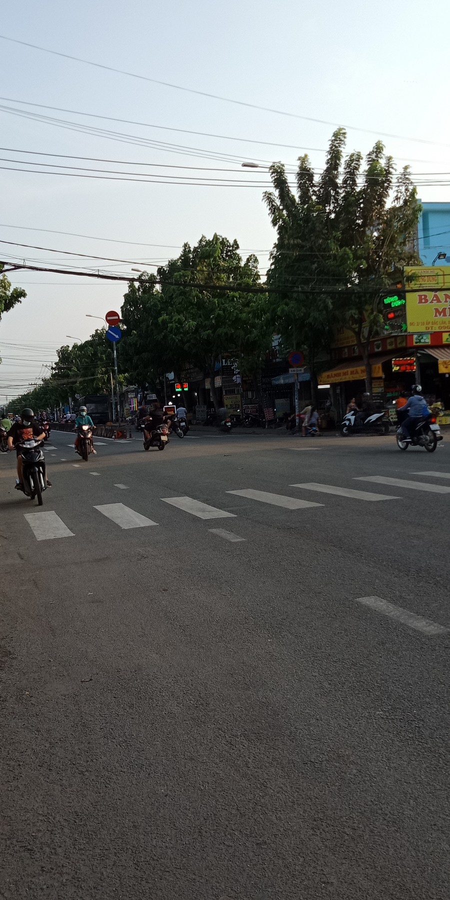 Bán Nhà Gấp mặt tiền Trung Chánh, Hóc Môn 100m chỉ 5,2ty xách vali vào ở luônsổ đỏ chính chủ