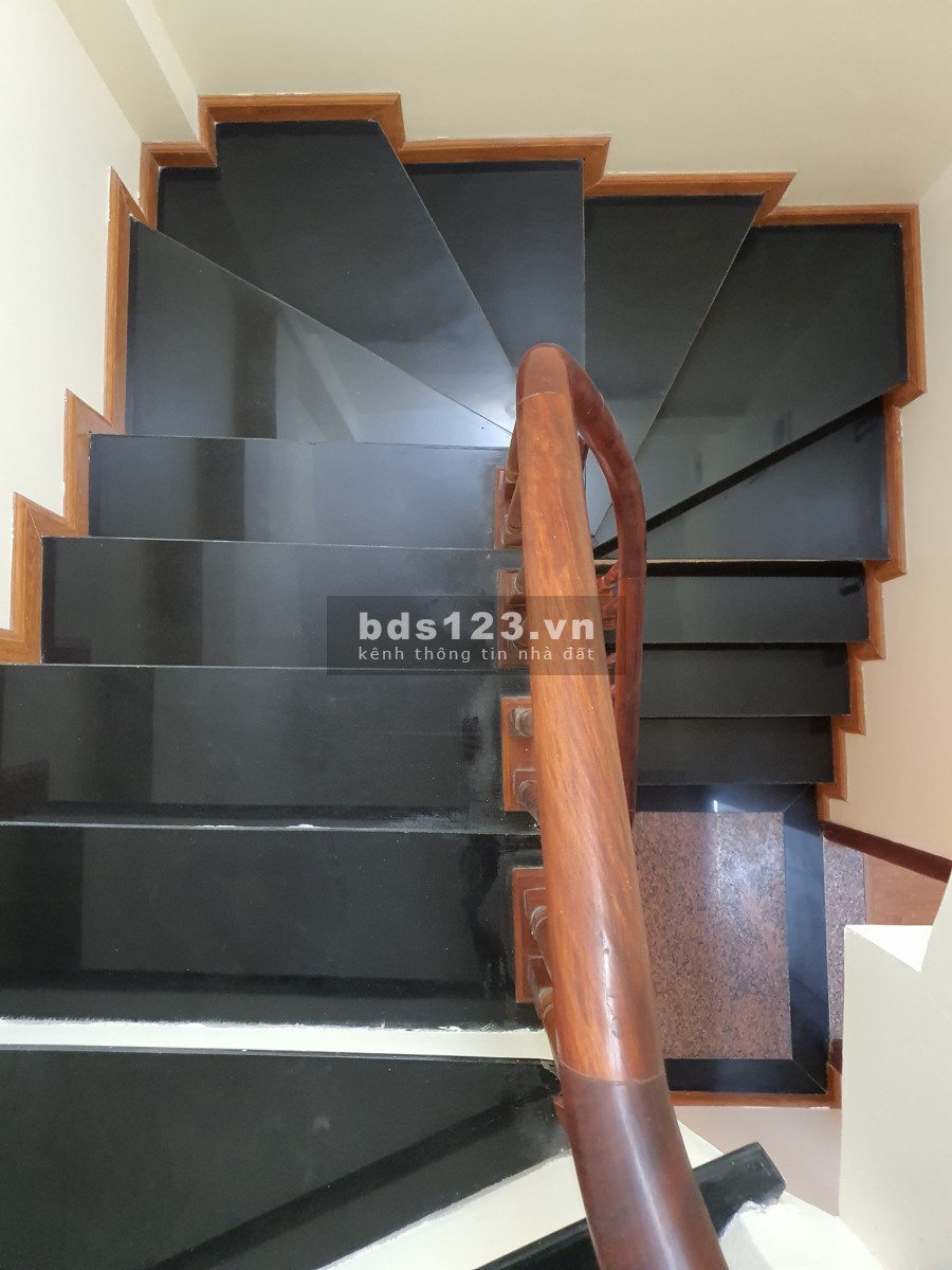 Bán Nhà Phạm Văn Đồng, Ngõ Rộng, Lô Góc Oto, Chỉ Việc Ở, 36m x 5 tầng x 4.8 m Giá 3.35Tỷ (CTL)