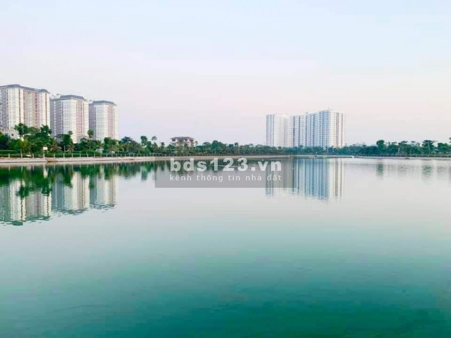 Bán lô đất biệt thự ven hồ dt:200m2 b2.1 bt7 kđt thanh hà cenco5