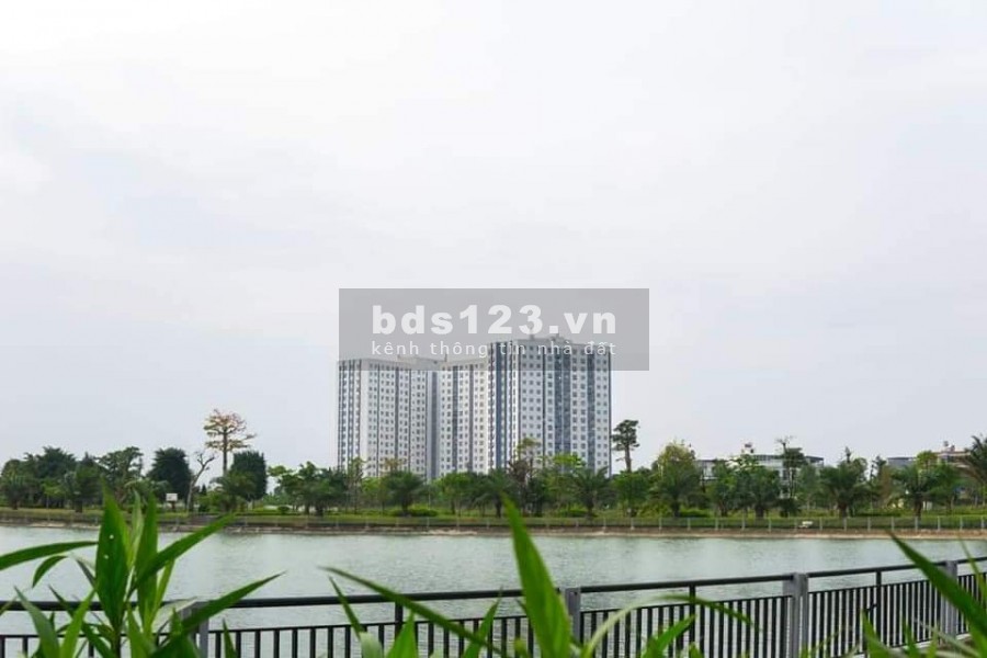 Bán lô đất biệt thự ven hồ dt:200m2 b2.1 bt7 kđt thanh hà cenco5