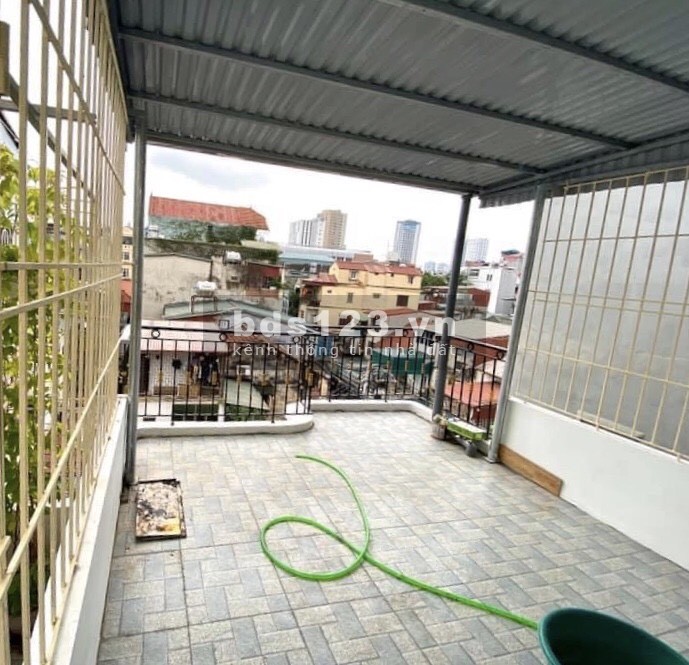 Bán nhà ngõ phố Nguyễn Văn Huyên 3.4 tỷ, 35m2