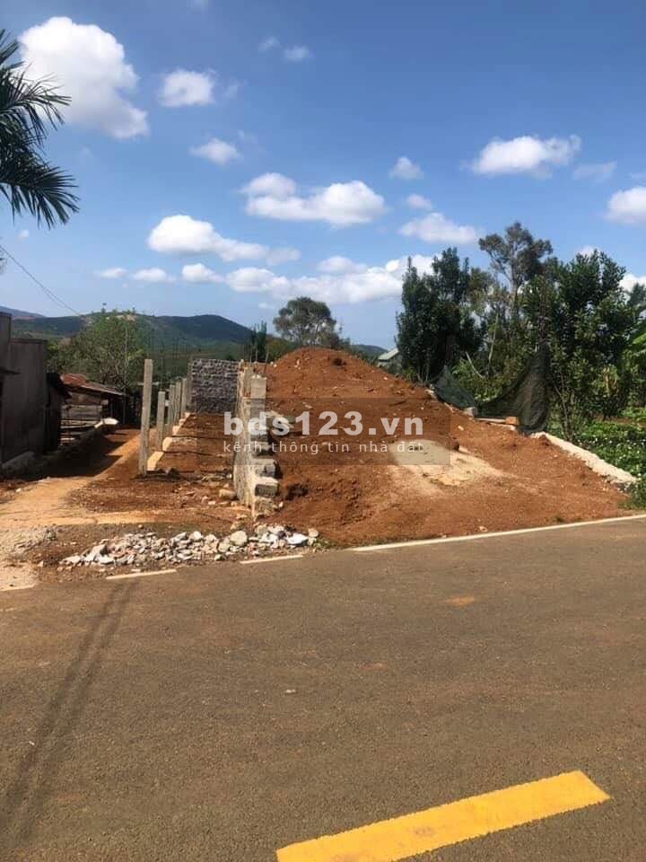 Đất trường lái 2 mặt tiền đường 7m "hot" Di Linh full 210m2 thổ cư