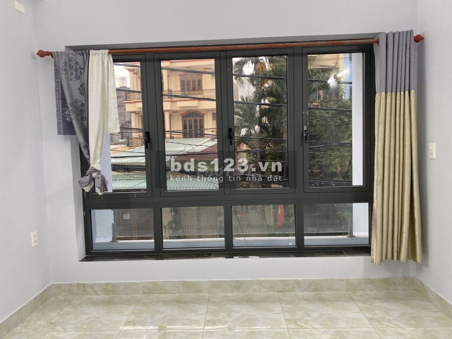 CHDV ngay chợ Hạnh Thông Tây 1tr 4 lầu 8p