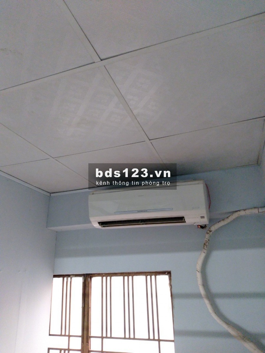 Gía 3tr3/th. Phòng có máy lạnh, gác. Đ/c: 289 Tô Hiến Thành, Q10