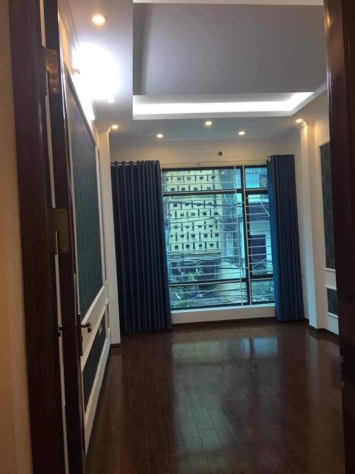 Hoàng Đạo Thành sổ đỏ 32 m2, 5 tầng, mặt tiền 3.3 m giá thương lượng 4.25 tỷ Thanh Xuân.