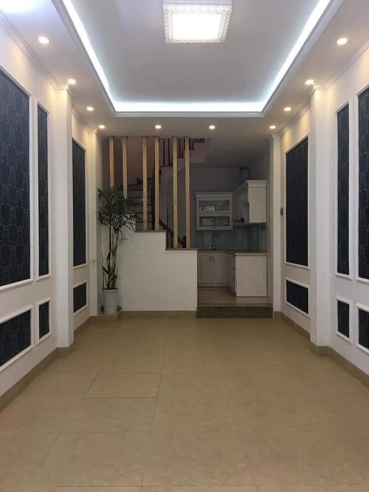Hoàng Đạo Thành sổ đỏ 32 m2, 5 tầng, mặt tiền 3.3 m giá thương lượng 4.25 tỷ Thanh Xuân.