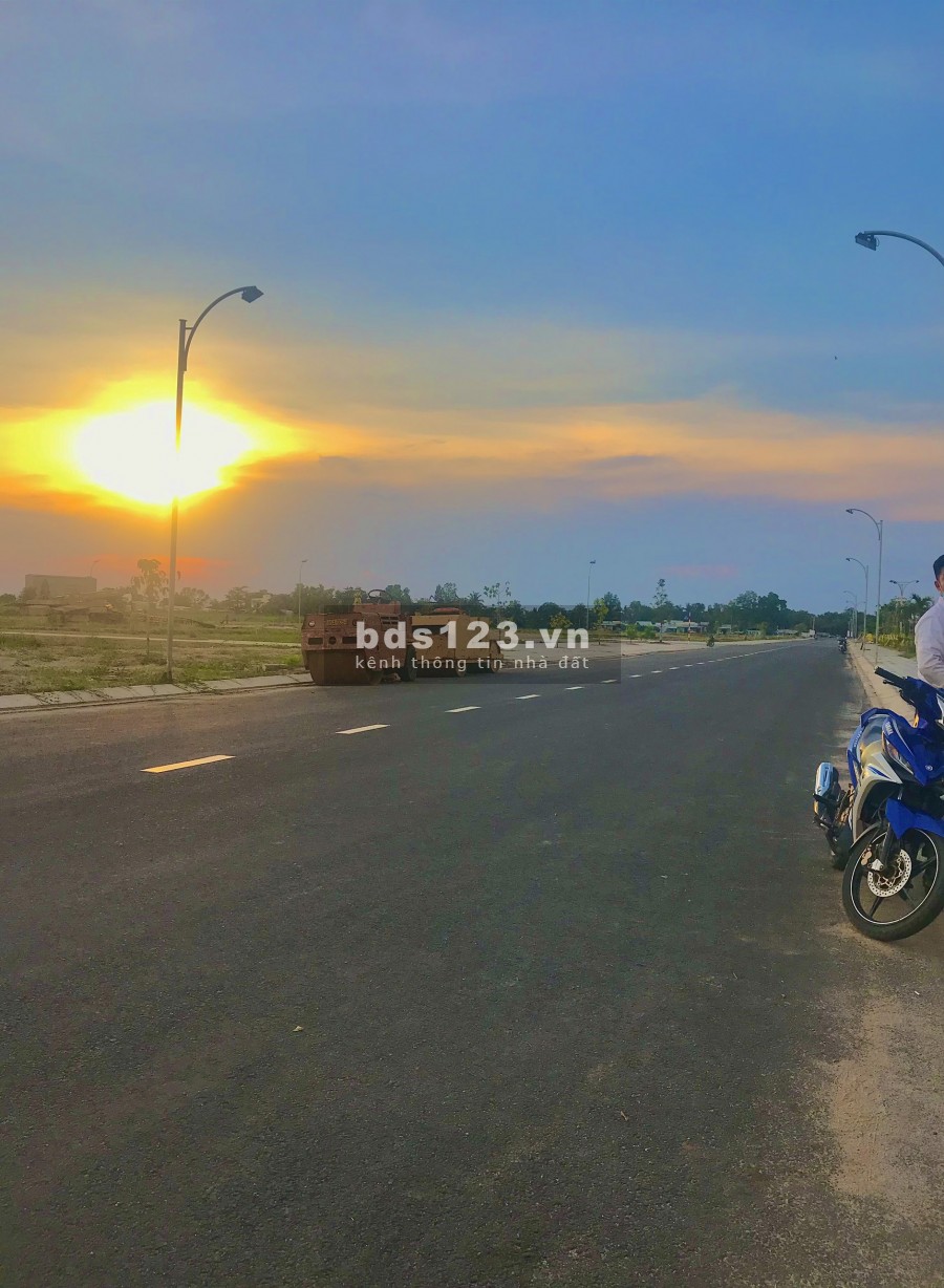 CHÍNH CHỦ CẦN BÁN LỐC 5 NỀN KHU TRUNG TÂM HÀNH CHÍNH VĨNH QUANG HƯỚNG VỀ CHỢ