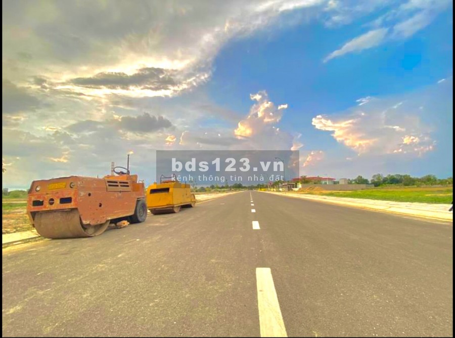 CHÍNH CHỦ CẦN BÁN LỐC 5 NỀN KHU TRUNG TÂM HÀNH CHÍNH VĨNH QUANG HƯỚNG VỀ CHỢ