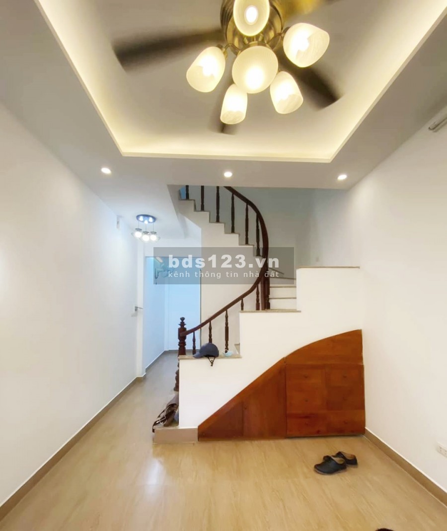 BÁN NHANH NHÀ MỚI TRUNG KÍNH HÀNG HIẾM GẦN ÔTÔ VỀ Ở LUÔN 40M2 GIÁ NHỈNH 4 TỶ