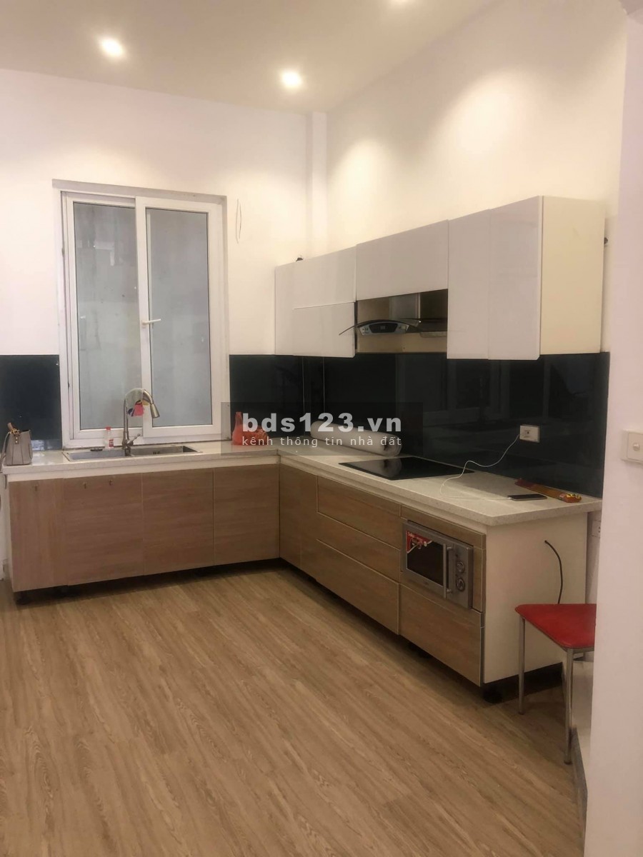Bán nhà đẹp ở luôn 4 tầng x 43m2 ngõ 1132 đường Láng giá 5,5 tỷ. LH 0912442669