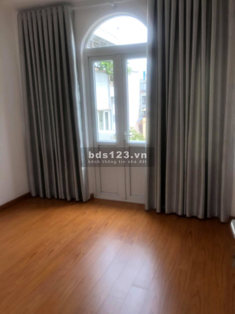 Bán nhà đẹp ở luôn 4 tầng x 43m2 ngõ 1132 đường Láng giá 5,5 tỷ. LH 0912442669