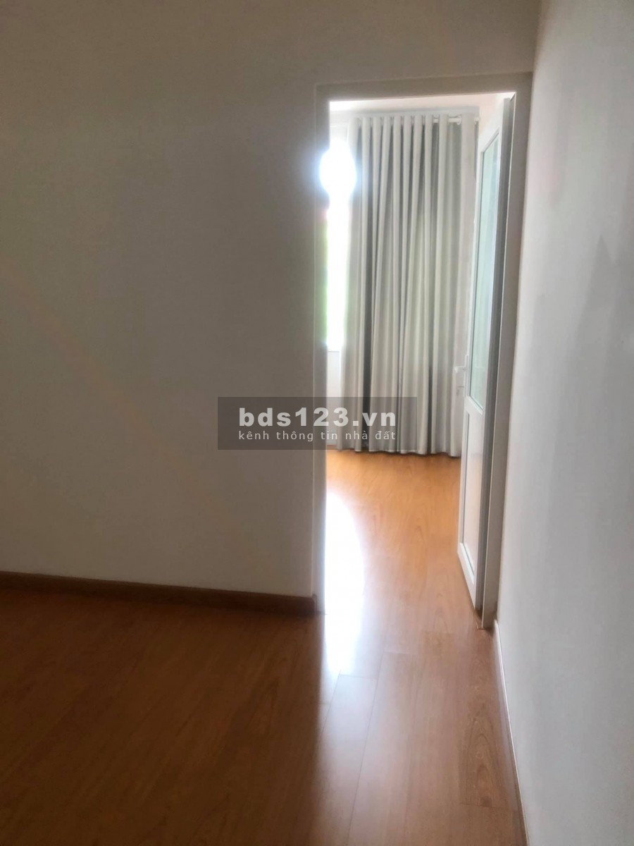 Bán nhà đẹp ở luôn 4 tầng x 43m2 ngõ 1132 đường Láng giá 5,5 tỷ. LH 0912442669