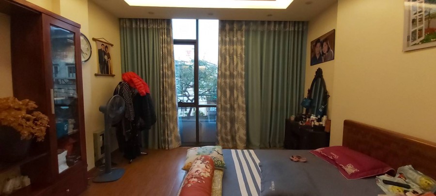 Mặt Phố Hoàng Hoa Thám 6 Tầng Thang Máy Mới Đẹp KD Đa Loại Hình, 100M, Mt 4.5, Giá 18.5 Tỷ