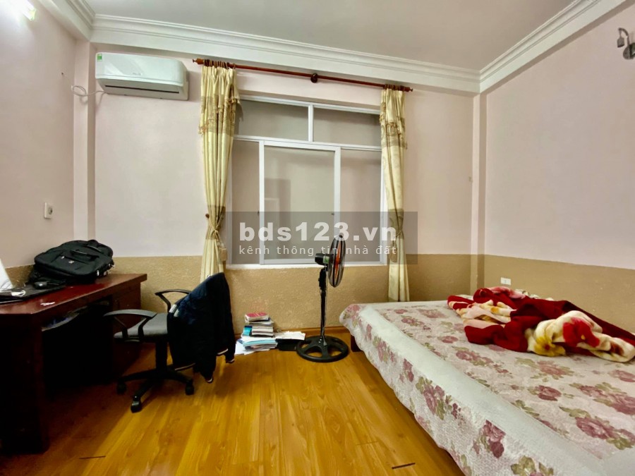 Tôi bán nhà thoáng, rộng phố Vĩnh Tuy thông Dương Văn Bé. 50m, giá 4.37 tỷ. Có TL.