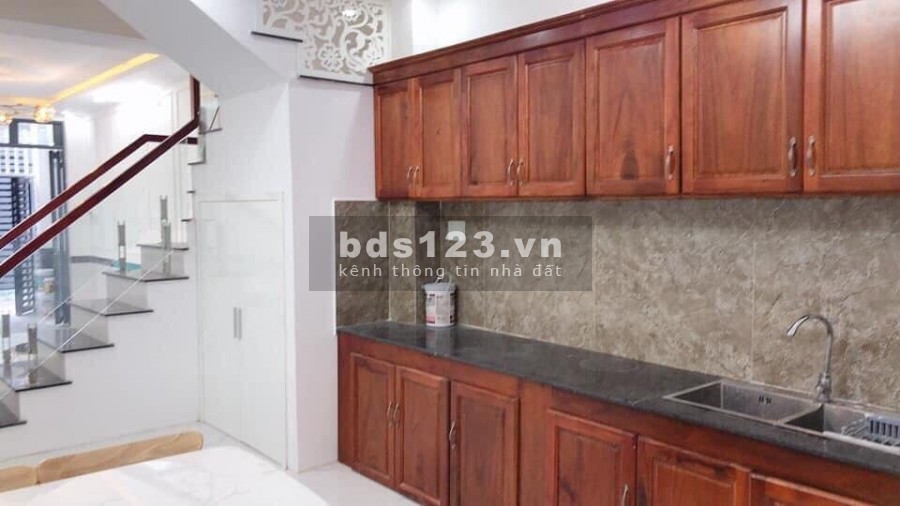 Bán Nhà Trả Nợ 1 Trệt 2 Lầu Sân Trước, Hưng Long, Bình Chánh