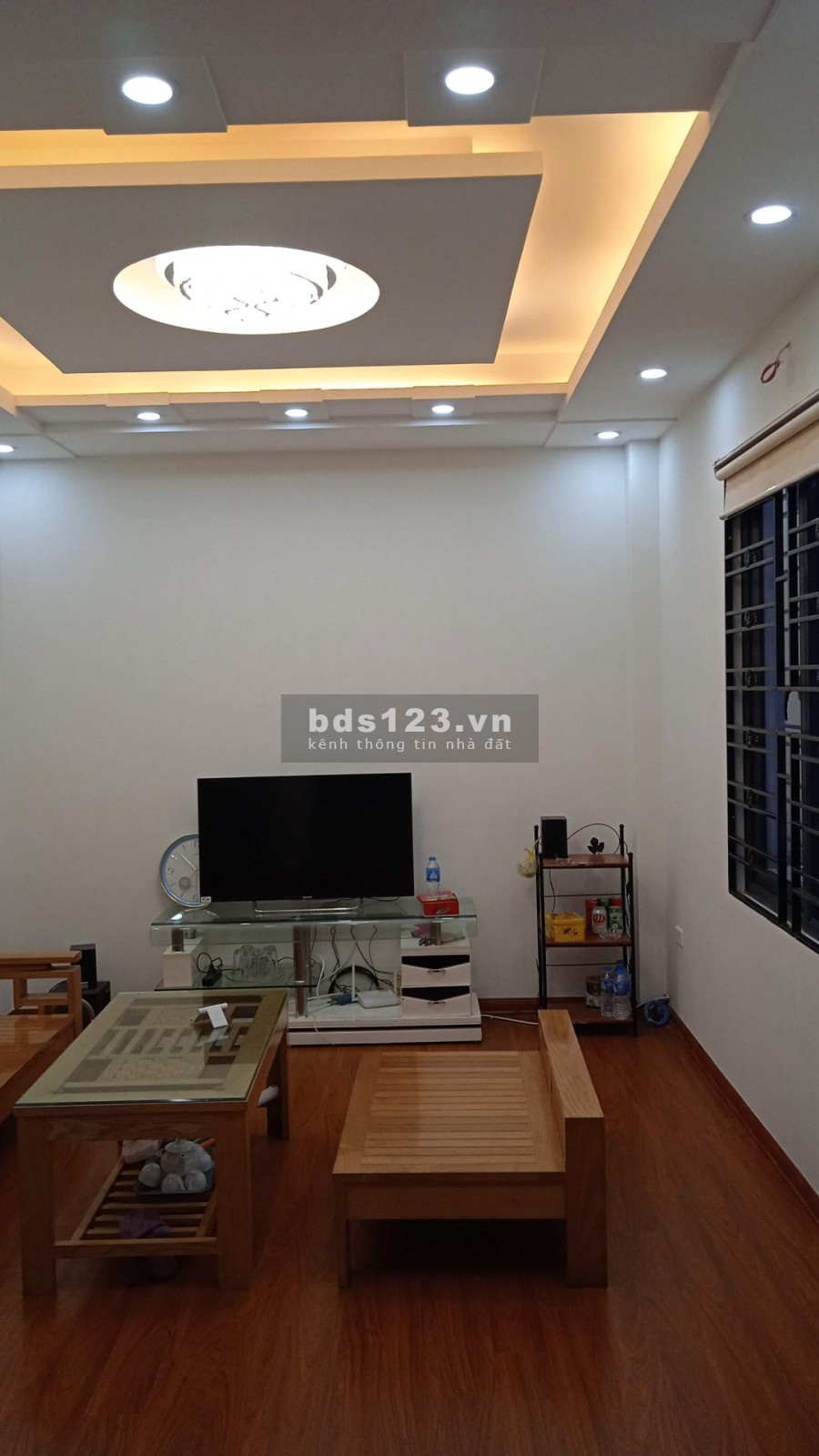Nhà bán Vũ Ngọc Phan, Đống Đa. Nhà mới 5 tầng, 2 mặt tiền. Diện tích 39m2. Giá 5.4 tỷ.