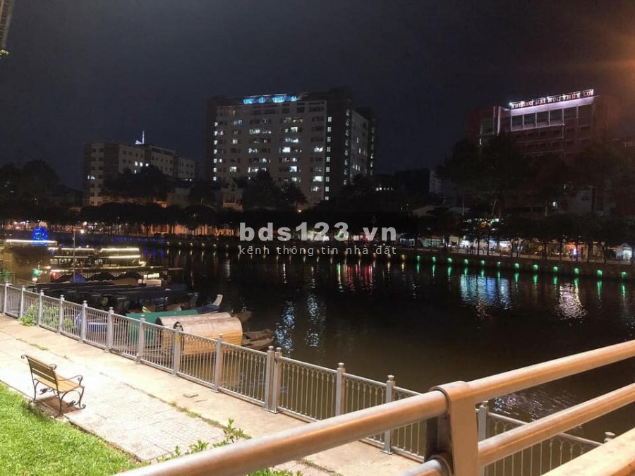 Bán nhà nhỏ xinh ngắm view đẹp Sài Gòn, 20m2 nhà đầy đủ công năng. Trường Sa, P 17, Bình Thạnh – Giá 1.49 Tỷ