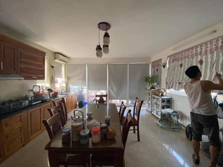 Bán Văn phòng Trần Duy Hưng 95m2 x 7 tầng, MT 6m, thuê 100tr/th, ô tô tránh, thang máy.