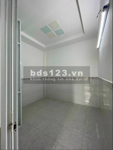 Bán nhà đường TL 41, Q12, đường xe hơi 6m