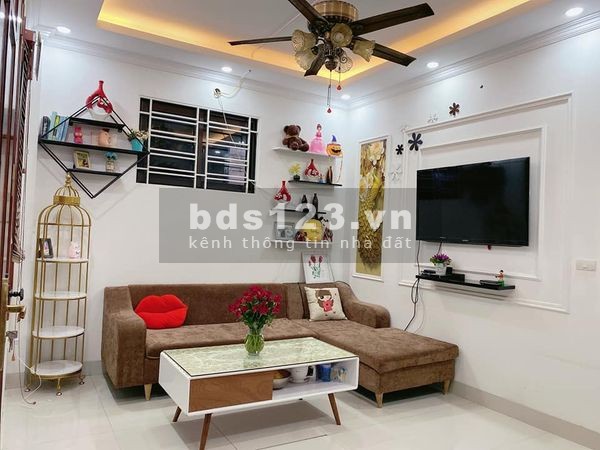 Nhà y Biệt thự, 5 tầng, xem là mê, gần bến xe Gia Lâm, Gần chợ Ngọc lâm, chủ cần tiền bán giá tốt chốt trong ngày, ba tỷ mốt