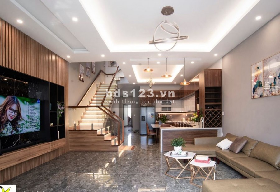 Bán nhà Ngọc Lâm 40m2 3 mặt thoáng 15m ô tô đỗ 50m Gara giá 3.09 tỷ