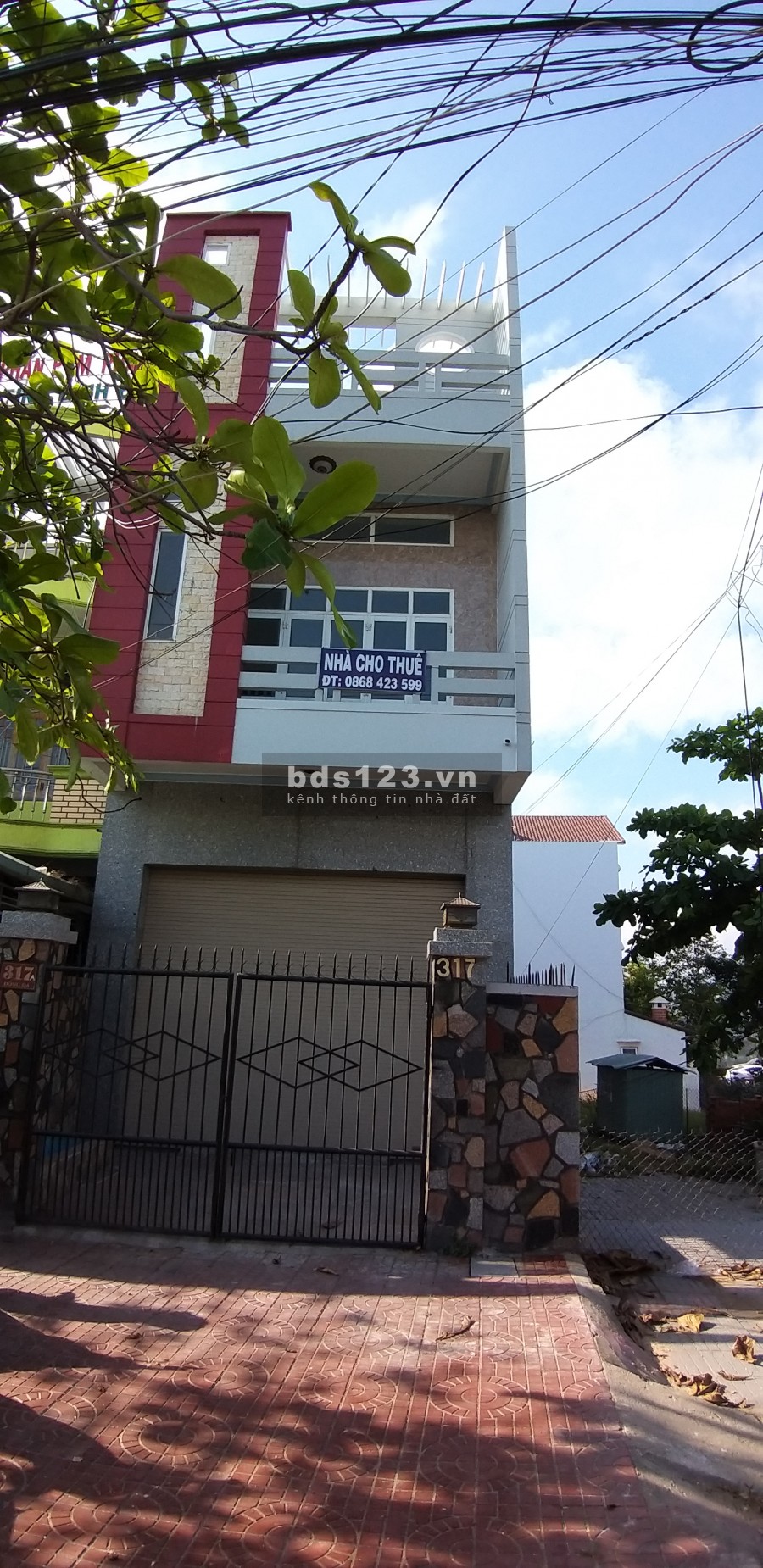 ■ NHÀ MỚI SƠN SỬA GÓC NGÃ 3 MẶT TIỀN (ĐỐNG ĐA-PHAN ĐÌNH PHÙNG) CHO THUÊ NGUYÊN CĂN 317A ĐỐNG ĐA, QUY NHƠN, BÌNH ĐỊNH DT: 5x22=110m2