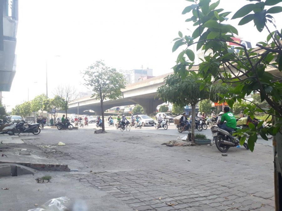 Bán nhà MP Nguyễn Trãi - Nguyễn Xiển. Vỉa hè, cho thuê, giữ tiền. 168M x MT 7M. 45 tỷ.