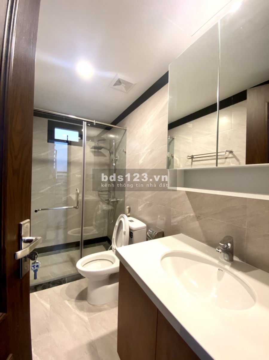 Nhà Đẹp Ở Luôn, Phố Nguyễn Văn Cừ, ngõ ô tô, 60m2, 4.8tỷ