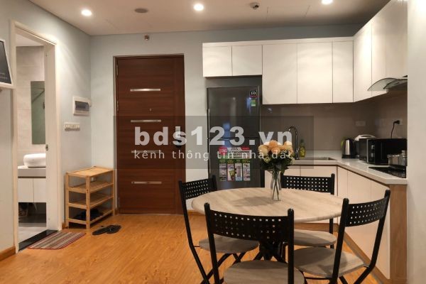 Cho thuê gấp căn hộ ở Hongkong tower 243A Đê La Thành, 2PN đủ đồ giá 15tr/tháng LH 0327582785