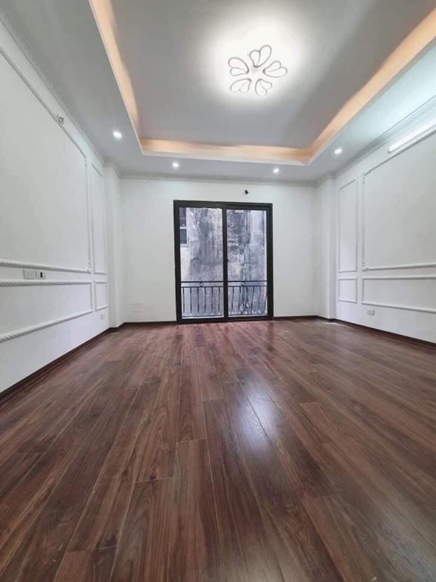 Bán nhà phân lô, An Dương Vương, Tây Hồ, 30m2 x 5 tầng, đủ các hướng