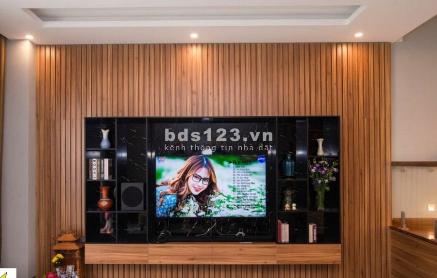 Bán nhà Ngọc Lâm 40m2 3 mặt thoáng 15m ô tô đỗ 50m Gara giá 3.09 tỷ