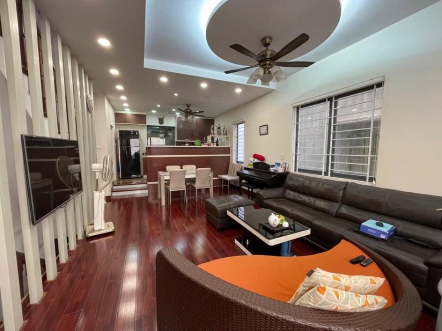Bán Nhà Kinh Doanh Tây Sơn, Đống Đa, 60m2, 5T, MT6m, Ô Tô Đỗ, Kinh Doanh Tấp Nập, Chỉ Hơn 17 Tỷ