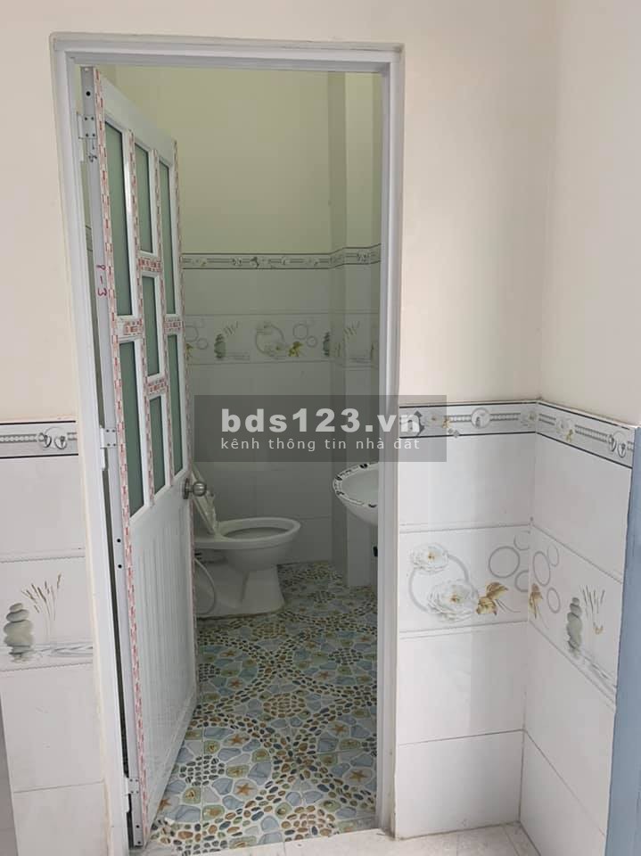 Bán nhà đường Trần Quang Khải Quận 1 25m2 2 tầng giá chỉ 1.85 tỷ.