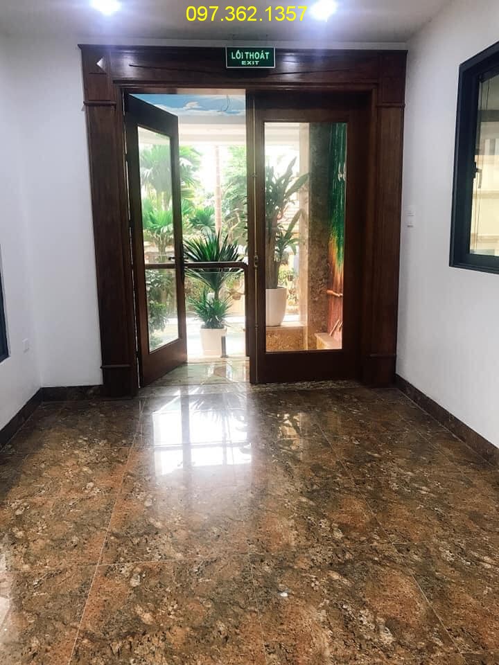 Bán toà Apartment 18 căn hộ cao cấp phố Trích Sài, 3 mặt thoáng view Hồ Tây Doanh thu 2 tỷ/năm