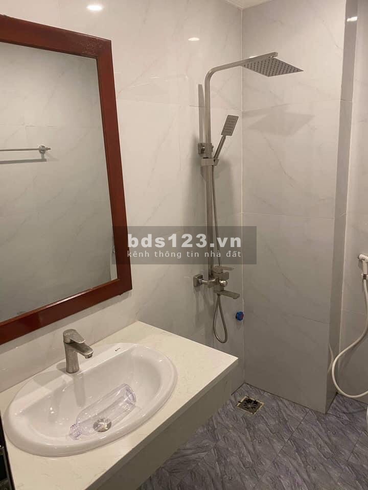 NHÀ MỚI ĐẸP LONG LANH HOA HẬU CHU HUY MÂN