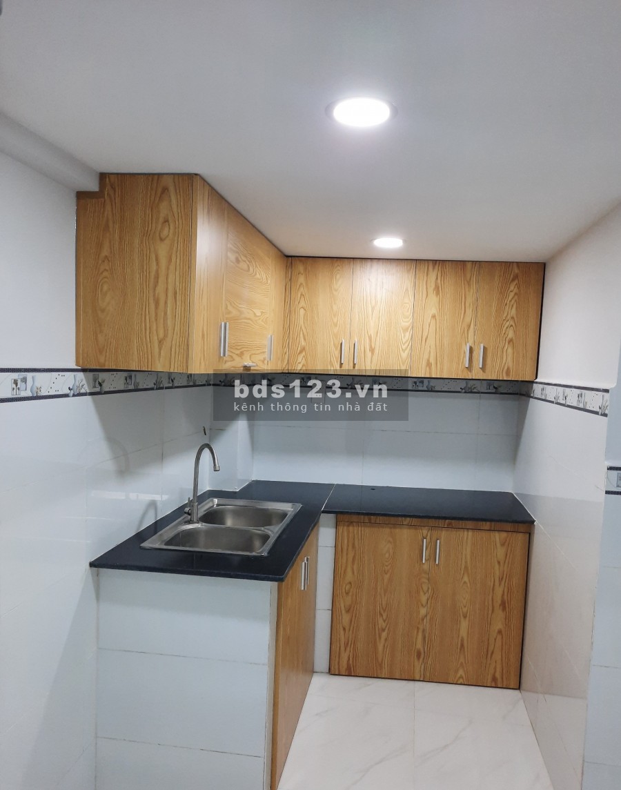 Nhà hiếm 22m2 Lạc Long Quân, hxh, 3 tầng, q tân bình, chỉ 2 tỷ 3